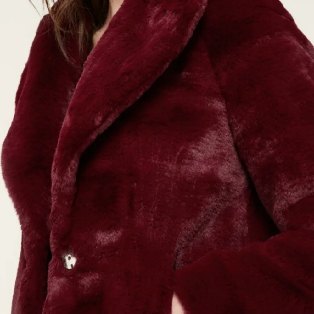 SOIA & KYO Renada Faux Fur Coat in Oxblood Size Small NEW NO TAG - Picture 3 of 14